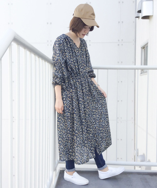 LBC（エルビーシー）の「小花プリントワンピース（ワンピース・レディース・レッド/ネイビー・M/L）」の2枚目の写真