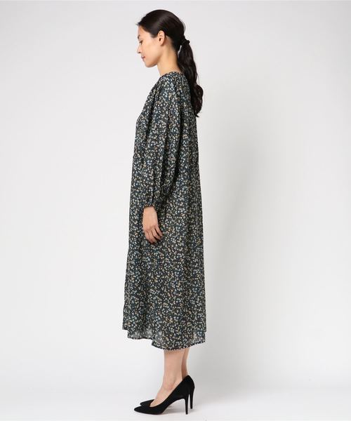 LBC（エルビーシー）の「小花プリントワンピース（ワンピース・レディース・レッド/ネイビー・M/L）」の3枚目の写真