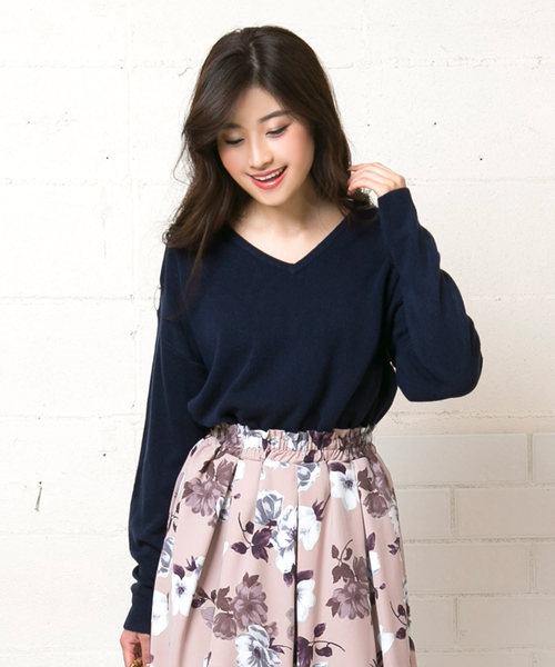 KOBE LETTUCE（コウベレタス）の「選べるドロップショルダーカシミアタッチニットトップス（ニット/セーター・レディース・ホワイト系その他/ブラック系その他/グレー系その他/ベージュ系その他/グリーン系その他/ブルー系その他/イエロー系その他/レッド系その他/ホワイト系その他2/ホワイト系その他3/ホワイト系その他4/ホワイト系その他5/ホワイト系その他6/ブラック系その他2/ブラック系その他3/ブラック系その他4/ブラック系その他5/ブラック系その他6/グレー系その他2/グレー系その他3/グレー系その他4/グレー系その他5/グレー系その他6/ベージュ系その他2/ベージュ系その他3/ベージュ系その他4/ベージュ系その他5/ベージュ系その他6/グリーン系その他2/グリーン系その他3/グリーン系その他4/グリーン系その他5/グリーン系その他6/ブルー系その他2/ブルー系その他3/ブルー系その他4/ブルー系その他5/ブルー系その他6/イエロー系その他2/イエロー系その他3/イエロー系その他4/イエロー系その他5/イエロー系その他6/レッド系その他2/レッド系その他3/レッド系その他4/レッド系その他5/レッド系その他6/ベージュ系その他7/グリーン系その他7/ブルー系その他7/レッド系その他7/イエロー系その他7/ホワイト系その他7/ブラック系その他7/グレー系その他7/ワイン/グレイッシュベージュ/チャコール/ダークネイビー/その他1/その他/ブラック/ダークグリーン・FREE）」の15枚目の写真