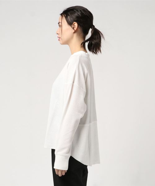 classicalelf（クラシカルエルフ）の「ラウンドヘム長袖サーマルロングTシャツ（Tシャツ/カットソー・レディース・ブラック/グレー/モカ/オフホワイト/ベージュ/ライトカーキ/グレイッシュブルー/モスグリーン・LARGE/MEDIUM/X-LARGE）」の13枚目の写真