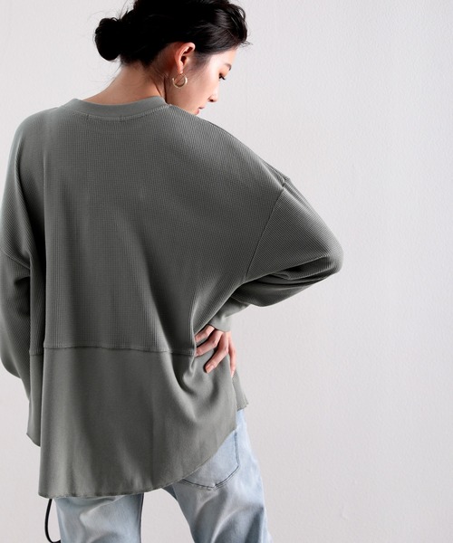 classicalelf（クラシカルエルフ）の「ラウンドヘム長袖サーマルロングTシャツ（Tシャツ/カットソー・レディース・ブラック/グレー/モカ/オフホワイト/ベージュ/ライトカーキ/グレイッシュブルー/モスグリーン・LARGE/MEDIUM/X-LARGE）」の6枚目の写真