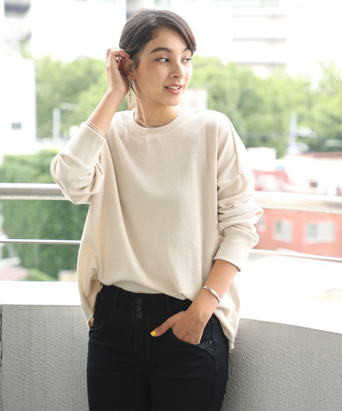 classicalelf（クラシカルエルフ）の「ラウンドヘム長袖サーマルロングTシャツ（Tシャツ/カットソー・レディース・ブラック/グレー/モカ/オフホワイト/ベージュ/ライトカーキ/グレイッシュブルー/モスグリーン・LARGE/MEDIUM/X-LARGE）」の11枚目の写真