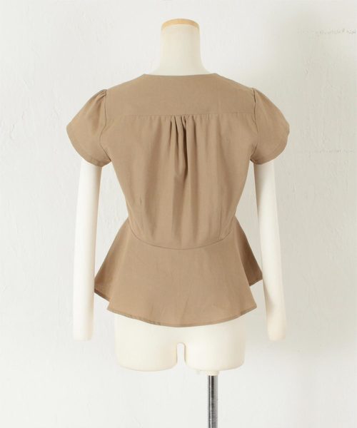 titivate（ティティベイト）の「ﾌﾚﾝﾁｽﾘｰﾌﾞﾍﾟﾌﾟﾗﾑﾌﾞﾗｳｽ（シャツ/ブラウス・レディース・オフホワイト/ブラック/ベージュ・S/M/L）」の8枚目の写真