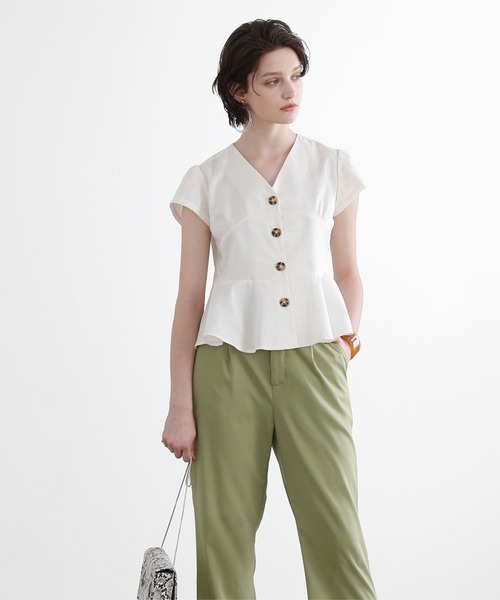 titivate（ティティベイト）の「ﾌﾚﾝﾁｽﾘｰﾌﾞﾍﾟﾌﾟﾗﾑﾌﾞﾗｳｽ（シャツ/ブラウス・レディース・オフホワイト/ブラック/ベージュ・S/M/L）」の21枚目の写真