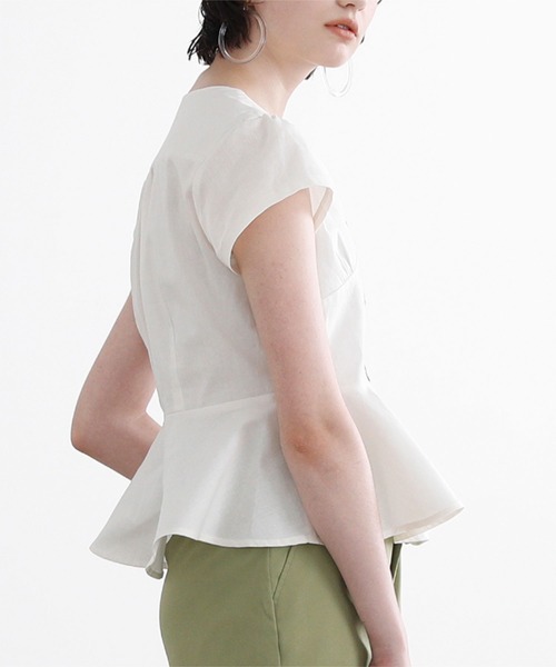 titivate（ティティベイト）の「ﾌﾚﾝﾁｽﾘｰﾌﾞﾍﾟﾌﾟﾗﾑﾌﾞﾗｳｽ（シャツ/ブラウス・レディース・オフホワイト/ブラック/ベージュ・S/M/L）」の20枚目の写真