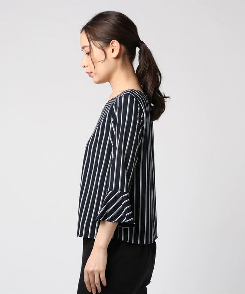 12Twelve Agenda(トゥエルブ アジェンダ)の「メタルパーツ付柄ブラウス(シャツ/ブラウス・レディース・ネイビー/オフホワイト・M)」の4枚目の写真