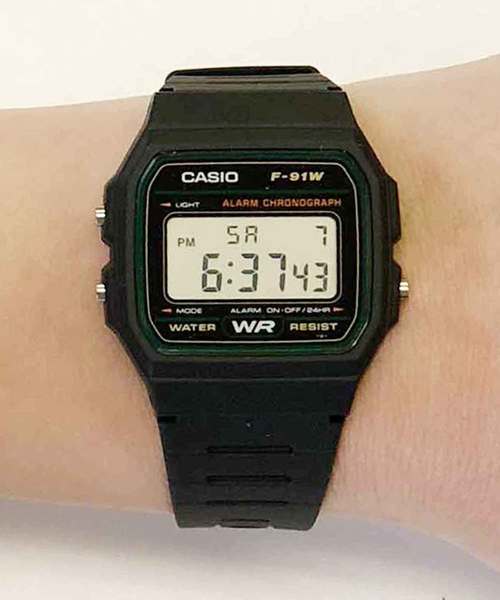 CASIO(カシオ)の「CASIO カシオ : F-91W F-91WG スタンダード デジタル スポーツウォッチ(デジタル腕時計・メンズ・ブラック×ブルー/ブラック×ゴールド/ブラック×グリーン・FREE)」の12枚目の写真
