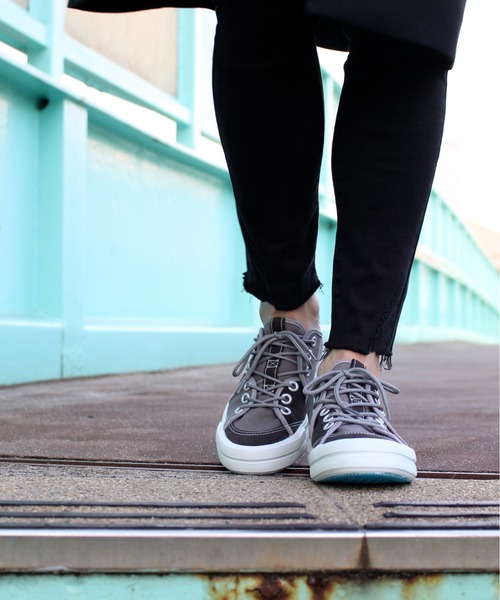 RFW（アールエフダブル）の「RFW SANDWICH-LO STANDARD（スニーカー・メンズ・ホワイト/ダークブラック・7/8/9）」の5枚目の写真