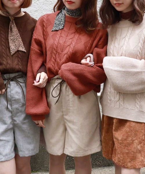 PairPair（ペアペア）の「ヒョウ柄スカーフ付ケーブルニットプルオーバー（ニット/セーター・レディース・ブラウン系その他/ライトベージュ/レンガ・FREE）」の3枚目の写真