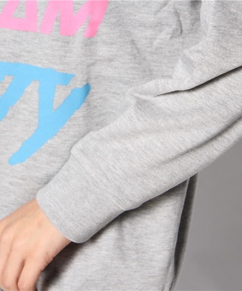 WEGO（ウィゴー）の「WEGO/ロゴプリントスウェット（スウェット・レディース・オフホワイト/杢グレー/サックスブルー/ライトピンク・FREE）」の9枚目の写真