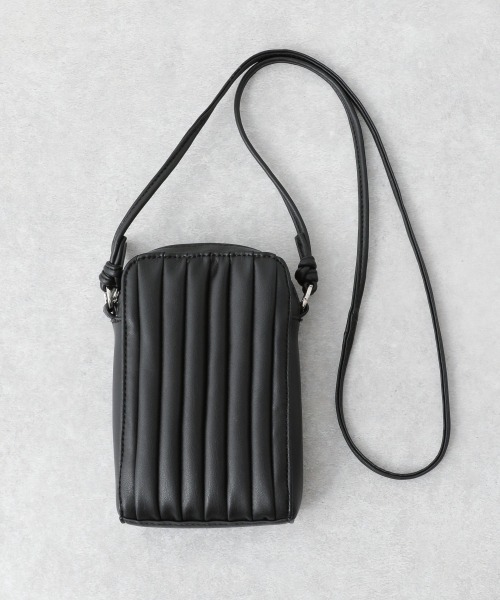 A part by（アパートバイ）の「キルトFレザーミニショルダーBAG　916042（ショルダーバッグ・レディース・ブラック/アイボリー・FREE）」の6枚目の写真