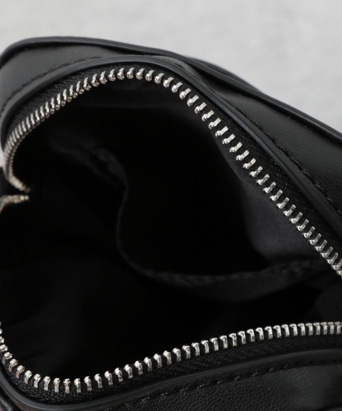 A part by（アパートバイ）の「キルトFレザーミニショルダーBAG　916042（ショルダーバッグ・レディース・ブラック/アイボリー・FREE）」の5枚目の写真