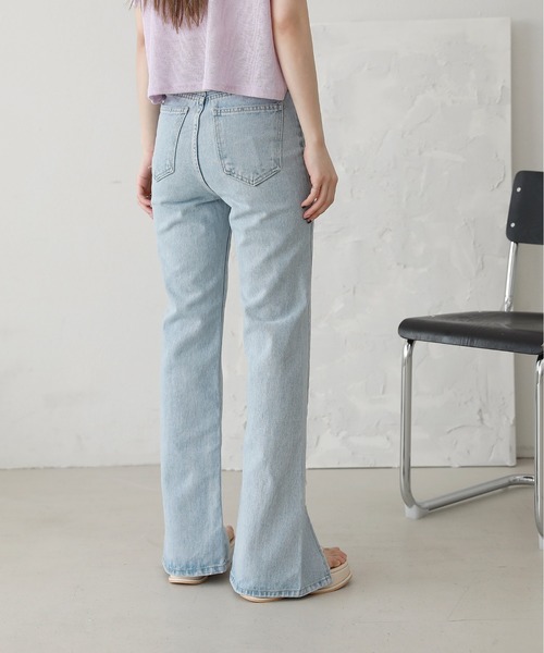 by muni:r(バイ ムニール)の「スリットロングデニム(デニムパンツ・レディース・ブルー/ライトブルー・SMALL/MEDIUM)」の7枚目の写真