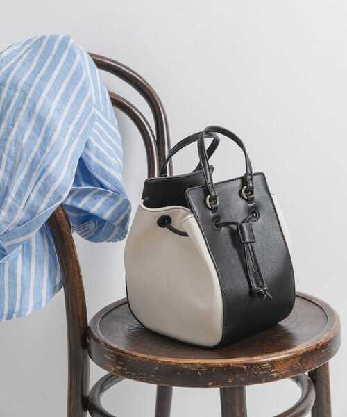 URBAN RESEARCH Sonny Label(アーバンリサーチサニーレーベル)の「レザーキャンバスコンビネーションバッグ(ショルダーバッグ・レディース・キャメル/ブラック・ONE)」の2枚目の写真