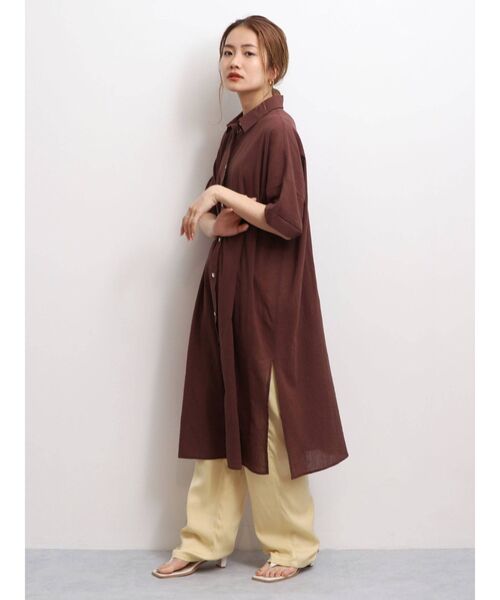 Ungrid（アングリッド）の「サイドスリットロングシャツ（シャツ/ブラウス・レディース・ブラウン/オフホワイト/ブルー・FREE）」の11枚目の写真