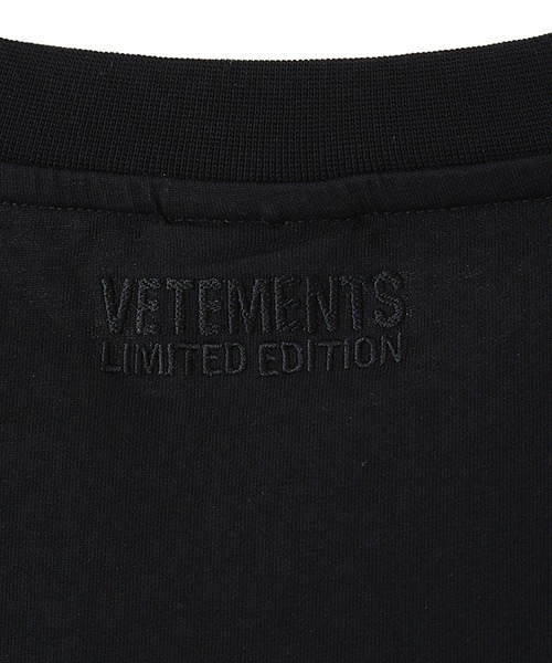 VETEMENTS（ヴェトモン）の「VETEMENTS / ヴェトモン：DOUBLE ANARCHY LOGO T-SHIRT：UA52TR490[RIP]（Tシャツ/カットソー・メンズ・ブラック×ホワイト・M/XS/S）」の12枚目の写真