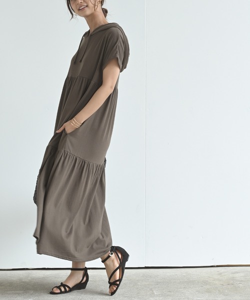 rps（アールピーエス）の「ティアードパーカーワンピース（ワンピース・レディース・ブラック/ベージュ/ブラウン・M）」の21枚目の写真