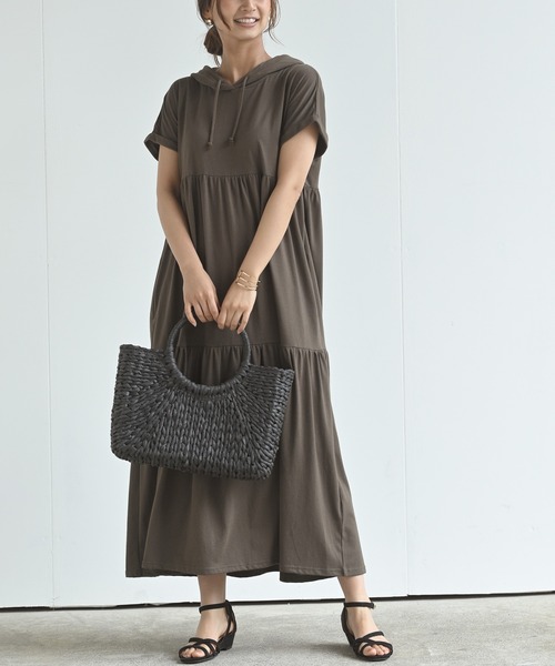 rps（アールピーエス）の「ティアードパーカーワンピース（ワンピース・レディース・ブラック/ベージュ/ブラウン・M）」の22枚目の写真