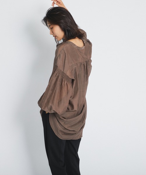 RIVE DROITE（リヴドロワ）の「ニュアンスカラーで上品な印象に　綿シルクシャーリングブラウス（シャツ/ブラウス・レディース・ベージュ/ブラウン/オフホワイト・FREE）」の11枚目の写真