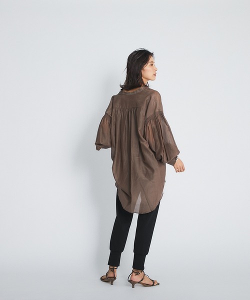 RIVE DROITE（リヴドロワ）の「ニュアンスカラーで上品な印象に　綿シルクシャーリングブラウス（シャツ/ブラウス・レディース・ベージュ/ブラウン/オフホワイト・FREE）」の14枚目の写真