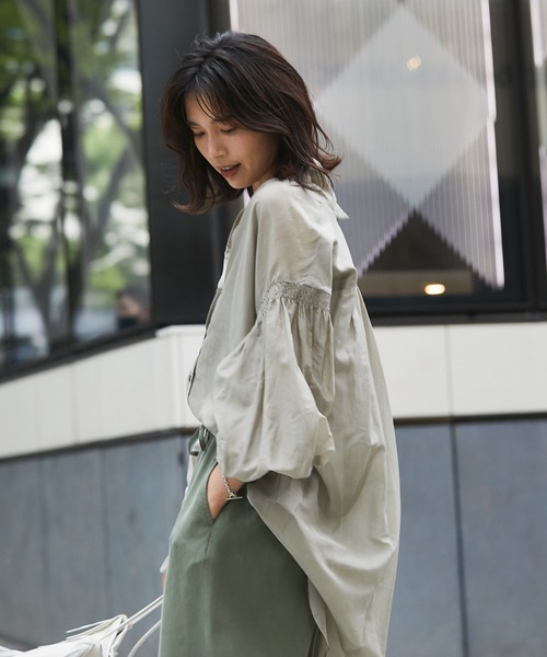 RIVE DROITE（リヴドロワ）の「ニュアンスカラーで上品な印象に　綿シルクシャーリングブラウス（シャツ/ブラウス・レディース・ベージュ/ブラウン/オフホワイト・FREE）」の12枚目の写真