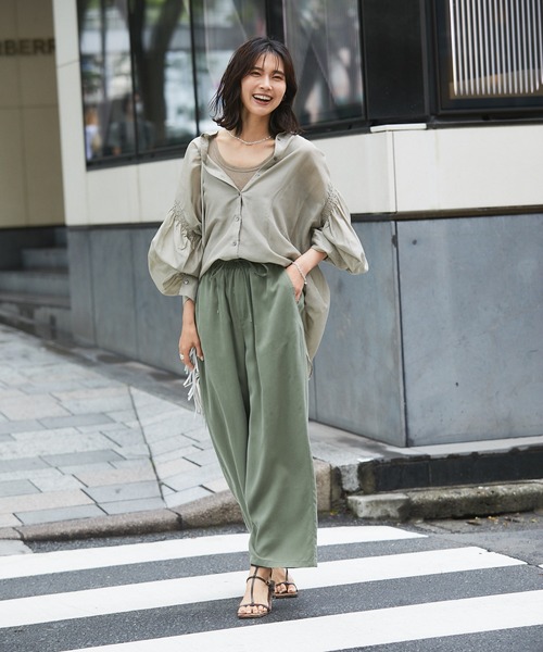 RIVE DROITE（リヴドロワ）の「ニュアンスカラーで上品な印象に　綿シルクシャーリングブラウス（シャツ/ブラウス・レディース・ベージュ/ブラウン/オフホワイト・FREE）」の18枚目の写真