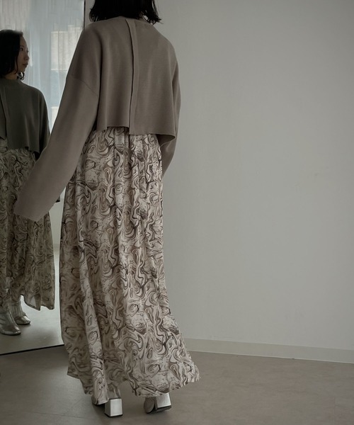 &g'aime(アンジェム)の「【&g’aime】ケープレイヤードニット(ニット/セーター・レディース・ブラック/ブラウン/グレー/グレイッシュベージュ・FREE)」の12枚目の写真