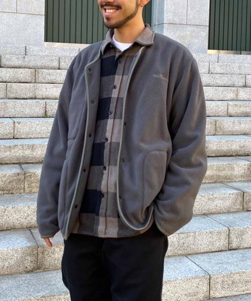 WILD THINGS（ワイルドシングス）の「ワイルドシングス ポーラーテックフリースカーディガン（カーディガン/ボレロ・メンズ・オリーブ/グレー・LARGE/MEDIUM/SMALL）」の2枚目の写真