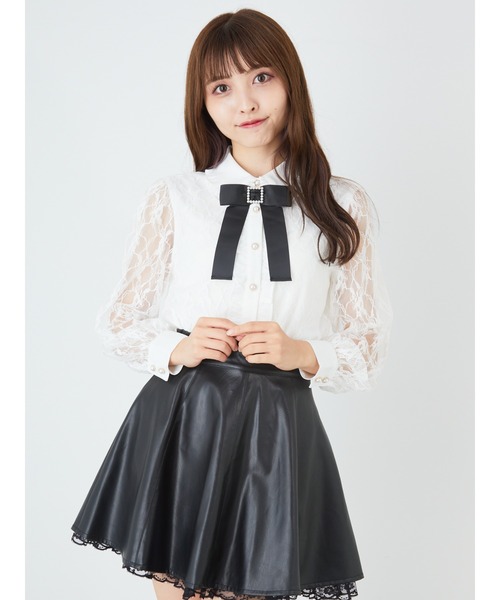 Ank Rouge(アンクルージュ)の「リボンブローチ付レースブラウス(シャツ/ブラウス・レディース・ピンク/オフホワイト/ブラック・M)」の2枚目の写真
