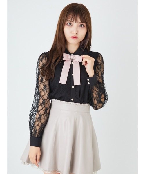 Ank Rouge(アンクルージュ)の「リボンブローチ付レースブラウス(シャツ/ブラウス・レディース・ピンク/オフホワイト/ブラック・M)」の3枚目の写真