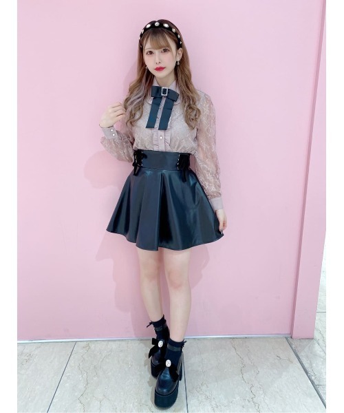 Ank Rouge(アンクルージュ)の「リボンブローチ付レースブラウス(シャツ/ブラウス・レディース・ピンク/オフホワイト/ブラック・M)」の7枚目の写真