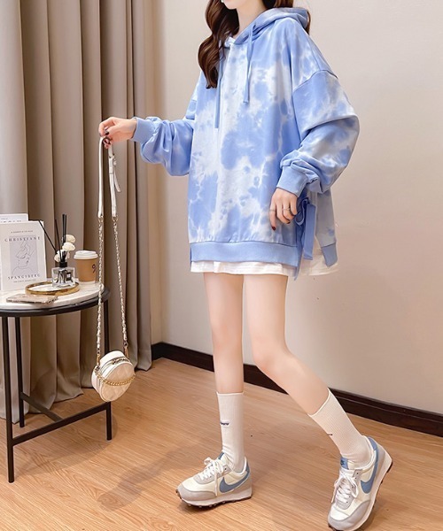 yuue' ( wear )(ユーイ)の「ダイダイ柄ビッグシルエット オーバーサイズパーカー(パーカー・レディース・ピンク/ブルー・M/L/XL)」の4枚目の写真