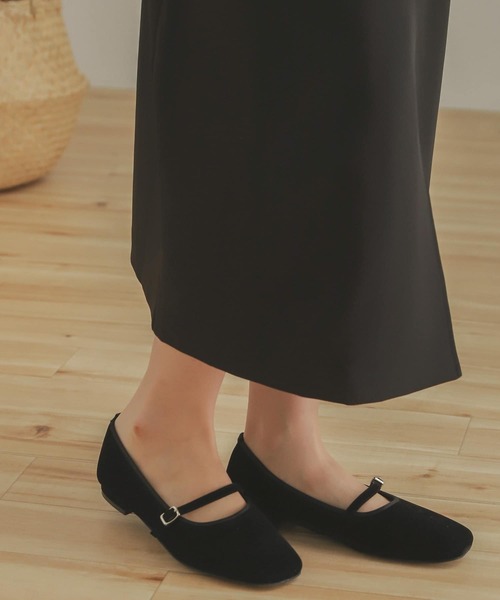 SENSE OF PLACE by URBAN RESEARCH(センスオブプレイスバイアーバンリサーチ)の「スクエアトウワンストラップベロアシューズ(その他シューズ・レディース・バーガンディー/ネイビー/ブラック・MEDIUM/SMALL/LARGE)」の2枚目の写真