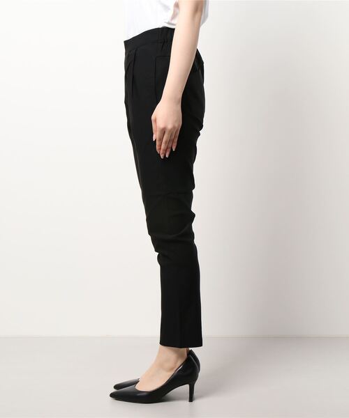 Q（キュー）の「抗菌防臭ストレッチテーパードパンツ（その他パンツ・レディース・ブラック/エメラルド・MEDIUM）」の3枚目の写真