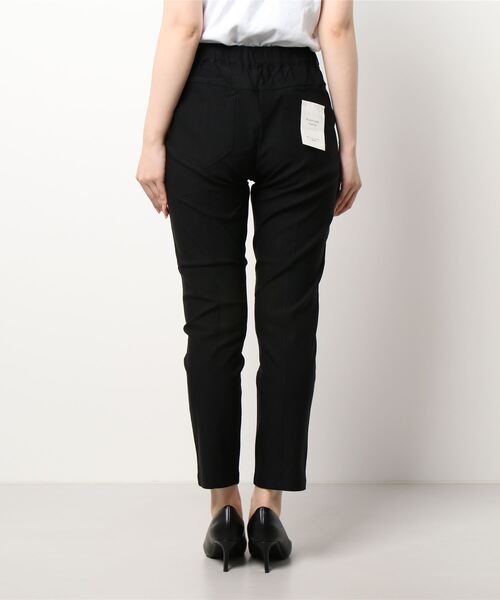 Q（キュー）の「抗菌防臭ストレッチテーパードパンツ（その他パンツ・レディース・ブラック/エメラルド・MEDIUM）」の7枚目の写真