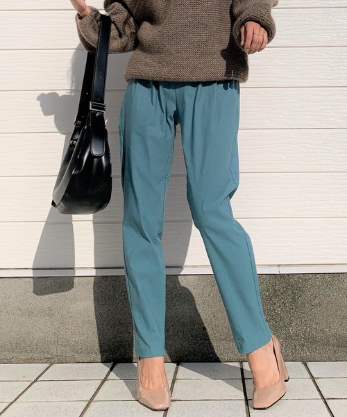 Q（キュー）の「抗菌防臭ストレッチテーパードパンツ（その他パンツ・レディース・ブラック/エメラルド・MEDIUM）」の2枚目の写真