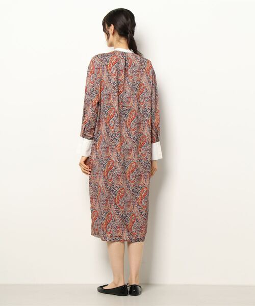 NICOLE white（ニコルホワイト）の「ペイズリー柄クレリック バンドカラー ワンピース（ワンピース・レディース・オレンジ系/ブラック系・FREE）」の3枚目の写真