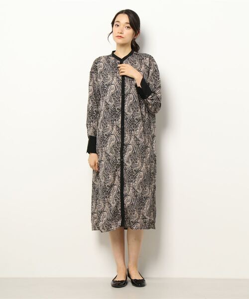 NICOLE white（ニコルホワイト）の「ペイズリー柄クレリック バンドカラー ワンピース（ワンピース・レディース・オレンジ系/ブラック系・FREE）」の11枚目の写真