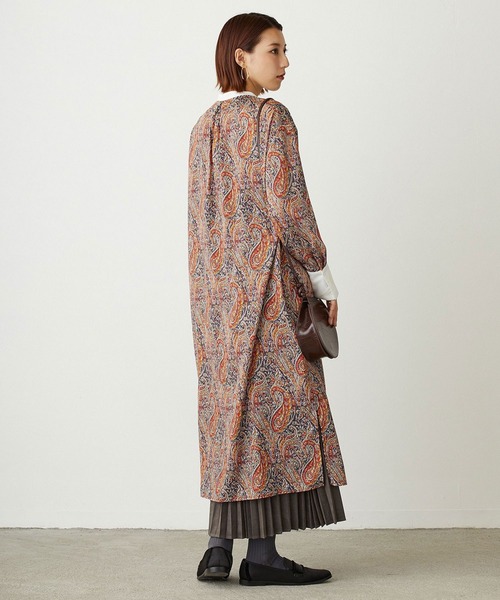 NICOLE white（ニコルホワイト）の「ペイズリー柄クレリック バンドカラー ワンピース（ワンピース・レディース・オレンジ系/ブラック系・FREE）」の18枚目の写真