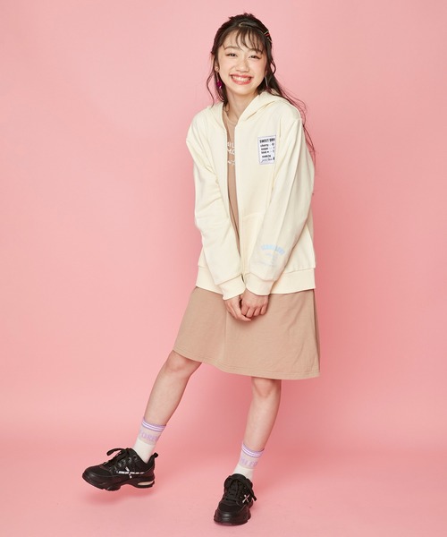 JENNI love(ジェニィラブ)の「デオドラントZIP裏毛パーカー(パーカー・キッズ・オフホワイト/ブラウン/カーキ・140cm/160cm/130cm/150cm)」の7枚目の写真