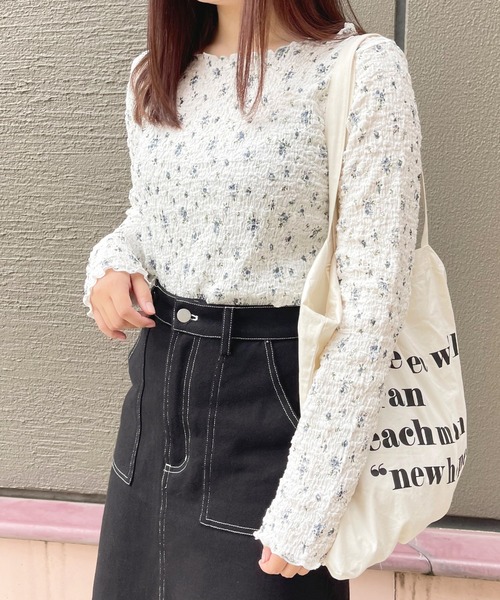 apres jour(アプレジュール)の「シャーリング花柄ロングスリーブ【ZOZOTOWN限定アイテム】(Tシャツ/カットソー・レディース・オフホワイト/アイボリー/ホワイト系その他/その他・フリー/X-LARGE)」の3枚目の写真