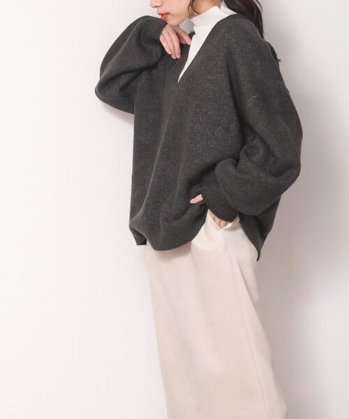 rps（アールピーエス）の「深Ｖネックニットプルオーバー（ニット/セーター・レディース・チャコールグレー/ベージュ/グリーン/オートミール/ミント・フリー）」の7枚目の写真