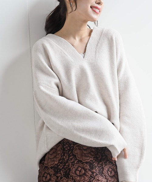 rps（アールピーエス）の「深Ｖネックニットプルオーバー（ニット/セーター・レディース・チャコールグレー/ベージュ/グリーン/オートミール/ミント・フリー）」の4枚目の写真