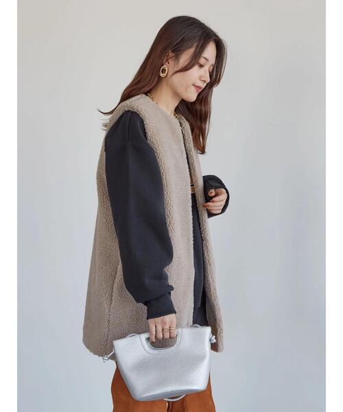 ELENCARE DUE（エレンカーレデュエ）の「・ELENCARE DUE ボアロングベスト＊（ベスト・レディース・ベージュ/チャコールグレー/カーキ・FREE）」の22枚目の写真