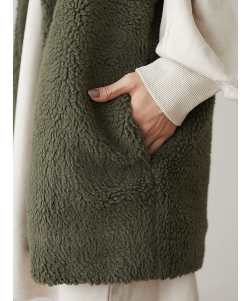 ELENCARE DUE（エレンカーレデュエ）の「・ELENCARE DUE ボアロングベスト＊（ベスト・レディース・ベージュ/チャコールグレー/カーキ・FREE）」の12枚目の写真