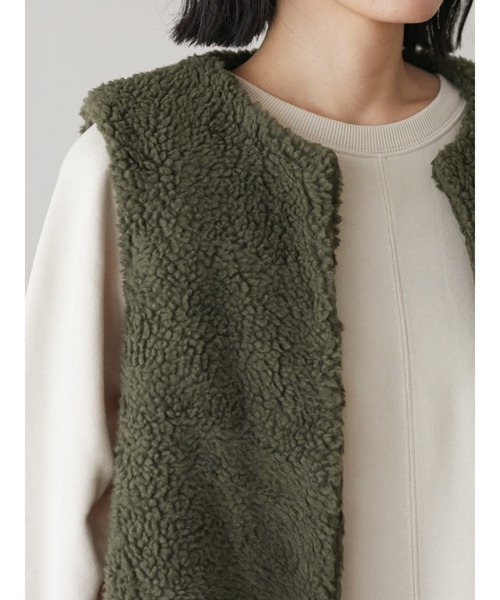 ELENCARE DUE（エレンカーレデュエ）の「・ELENCARE DUE ボアロングベスト＊（ベスト・レディース・ベージュ/チャコールグレー/カーキ・FREE）」の9枚目の写真