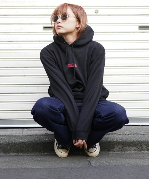 AVIREX(アヴィレックス)の「【直営店限定】バンダナ ボックス ロゴ パーカー / BANDANA PRINT BOX LOGO PARKA Ⅱ / アヴィレックス(パーカー・レディース・ブラック/レッド/ブラック系その他/レッド系その他・MEDIUM/LARGE/X-LARGE/XX-LARGE)」の5枚目の写真