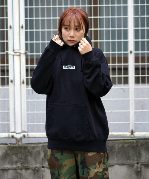 AVIREX(アヴィレックス)の「【直営店限定】バンダナ ボックス ロゴ パーカー / BANDANA PRINT BOX LOGO PARKA Ⅱ / アヴィレックス(パーカー・レディース・ブラック/レッド/ブラック系その他/レッド系その他・MEDIUM/LARGE/X-LARGE/XX-LARGE)」の12枚目の写真