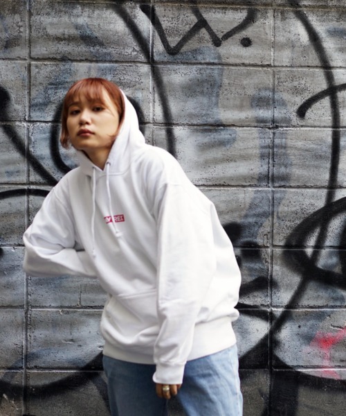 AVIREX(アヴィレックス)の「【直営店限定】バンダナ ボックス ロゴ パーカー / BANDANA PRINT BOX LOGO PARKA Ⅱ / アヴィレックス(パーカー・レディース・ブラック/レッド/ブラック系その他/レッド系その他・MEDIUM/LARGE/X-LARGE/XX-LARGE)」の19枚目の写真