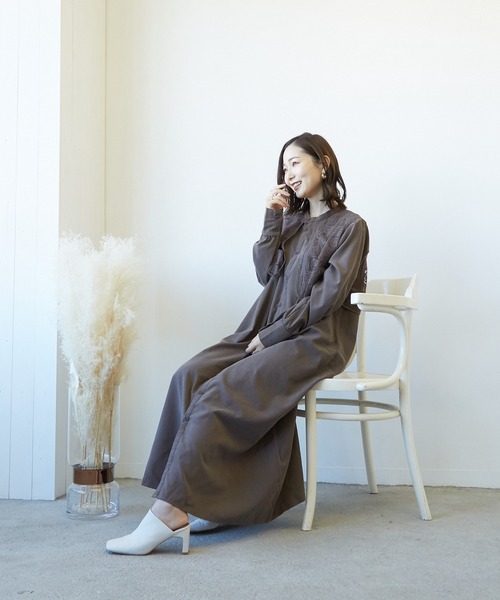 Wefst（ウェスト）の「【Wefst】T/Nピーチレース切り替えワンピース（ワンピース・レディース・ブラック/モカ/グレイッシュベージュ・FREE）」の11枚目の写真